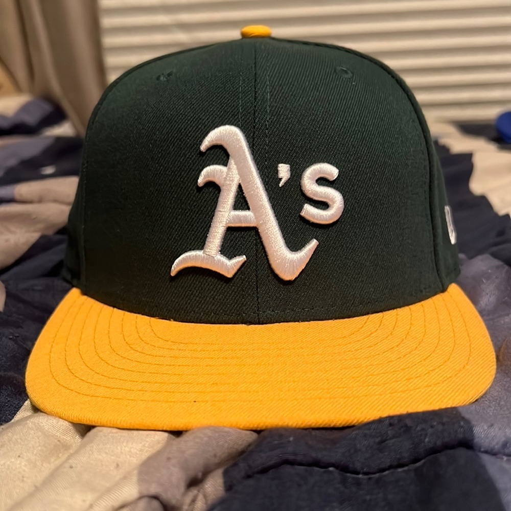 Oakland A’s fitted hat 6 7/8.